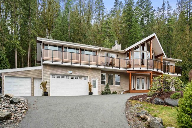 26560 Cunningham Avenue, House other with 6 bedrooms, 4 bathrooms and 10 parking in Maple Ridge BC | Image 2