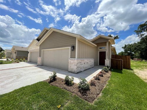 9801 Grosbeak Ln, Magnolia, TX, 77354-7027 | Card Image