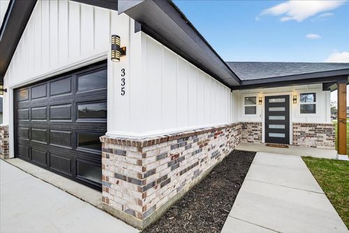 335 Flying Bridge Dr, Gun Barrel City, TX, 75156-5768 | Card Image