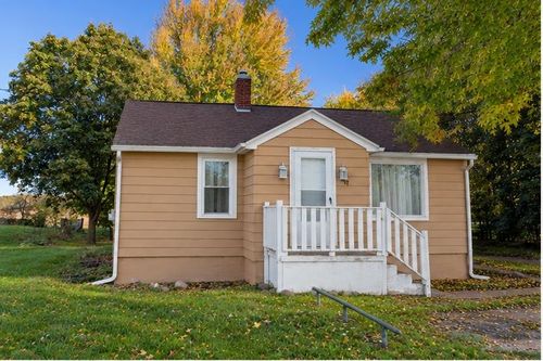 927 E Remus Rd, Mount Pleasant, MI, 48858-9073 | Card Image