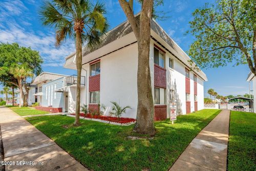 305 Ridge Blvd, SOUTH DAYTONA, FL, 32119-2985 | Card Image