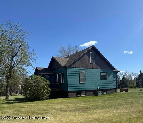 101 E 1st St, Regent, ND, 58650-7709 | Card Image