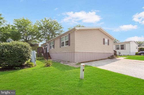 60 Broadwing Dr, HANOVER, PA, 17331-8104 | Card Image