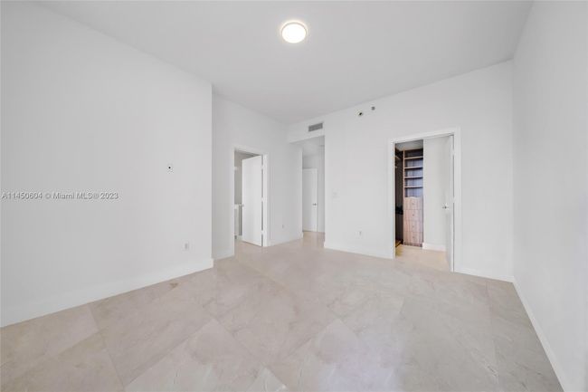 APT-4307 - 1060 Brickell Ave, Condo with 3 bedrooms, 3 bathrooms and null parking in Miami FL | Image 23