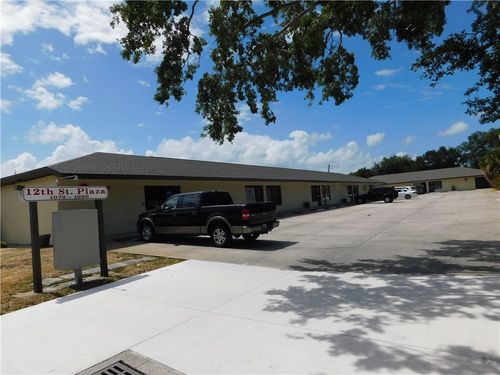 1070 12th St, Vero Beach, FL, 32960-6707 | Card Image