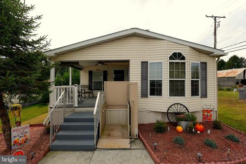 16 Shamrock Ave, MOHRSVILLE, PA, 19541-9300 | Card Image