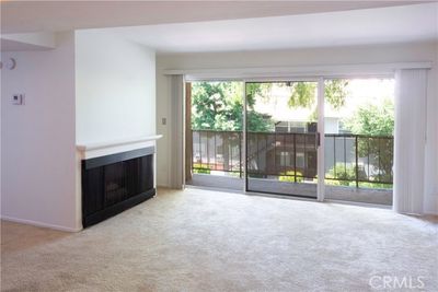 202 - Hesby Street, Condo with 1 bedrooms, 1 bathrooms and 1 parking in Sherman Oaks CA | Image 3