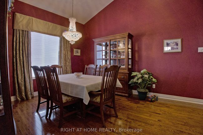 1045 Coyston Crt, House other with 3 bedrooms, 3 bathrooms and 4 parking in Oshawa ON | Image 11