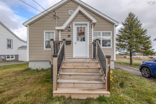 82 Beacon St, Glace Bay, NS, B1A5G4 | Card Image