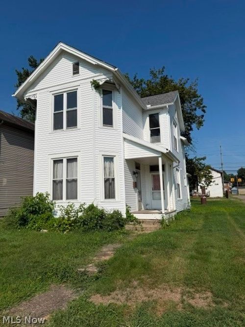 1329 Central Ave, Zanesville, OH, 43701-2920 | Card Image