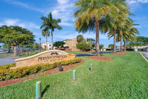 c-ii-3033 W Missionwood Ln, Miramar, FL, 33025 | Card Image
