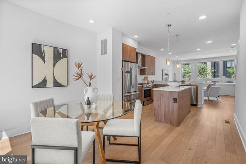 642 N 5th St, PHILADELPHIA, PA, 19123-2802 | Card Image