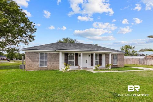 18979 Dalewood Cir, Robertsdale, AL, 36567-6603 | Card Image
