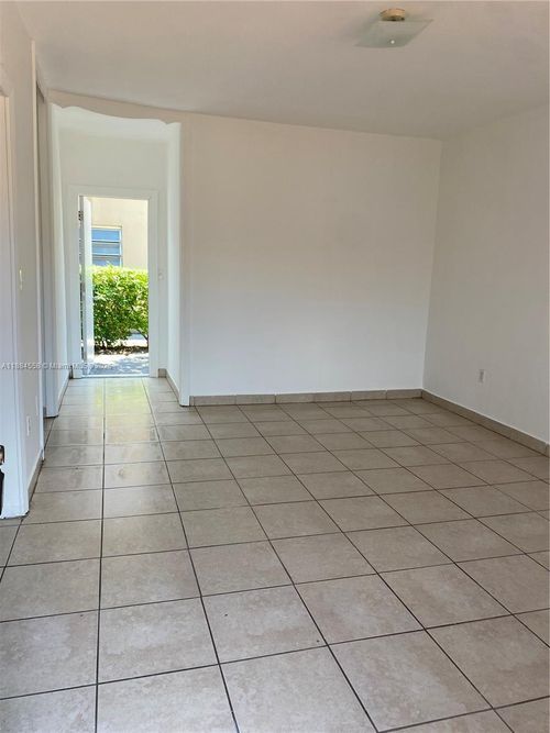 apt-3-100 Nw 16th Ave, Miami, FL, 33125-5541 | Card Image