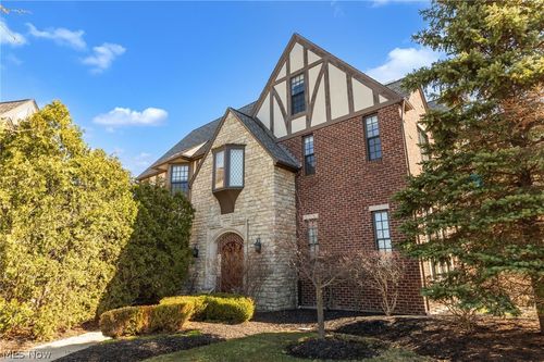 39489 Tudor Dr, Willoughby, OH, 44094-9290 | Card Image