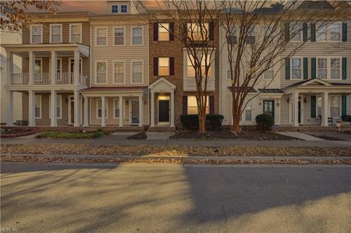 232 Paradise Dr, Portsmouth, VA, 23701-2742 | Card Image