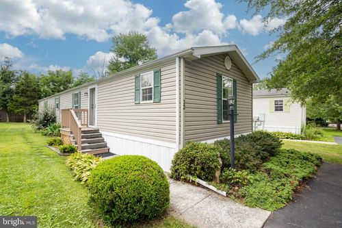 12 Rosewood Ln, Phoenixville, PA, 19460-2383 | Card Image