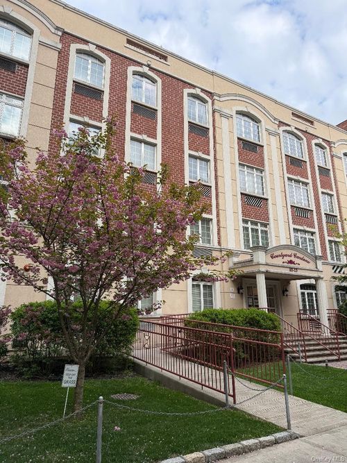 3f-8515 120th St, Kew Gardens, NY, 11415-3144 | Card Image