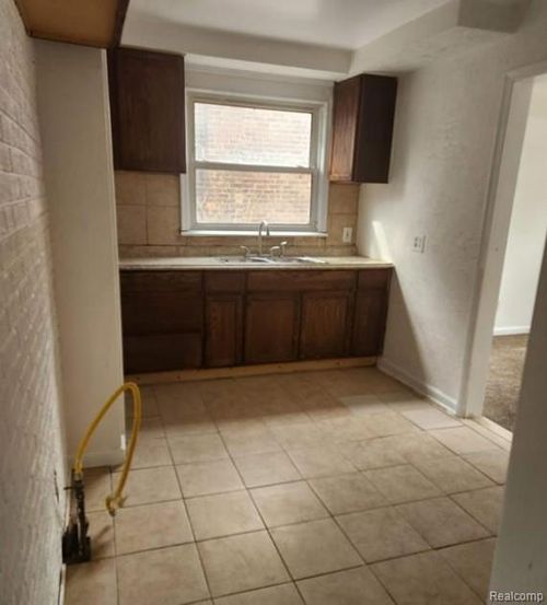 9328 Patton St, Detroit, MI, 48228-1506 | Card Image