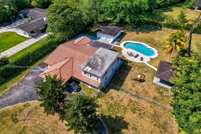 6835 Sw 112 Th St, House other with 4 bedrooms, 3 bathrooms and null parking in Pinecrest FL | Image 14
