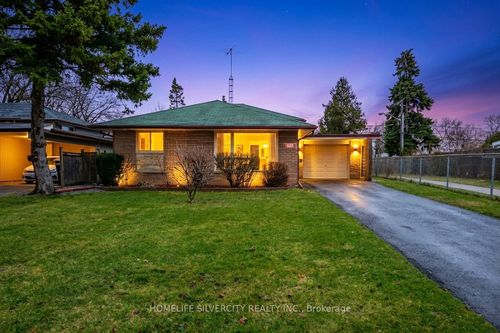 327 The West Way, Etobicoke, ON, M9R1H1 | Card Image