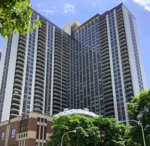 3212-400 Randolph St, Chicago, IL, 60601-7308 | Card Image