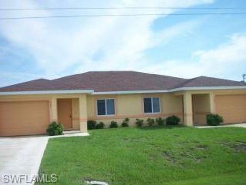 907 Chenault St, Lehigh Acres, FL, 33974-5519 | Card Image