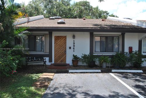 3m-19941 Ne 5th Ct, Miami, FL, 33179-3045 | Card Image