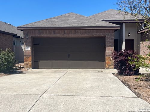 168 Joanne Cv, New Braunfels, TX, 78130-5071 | Card Image