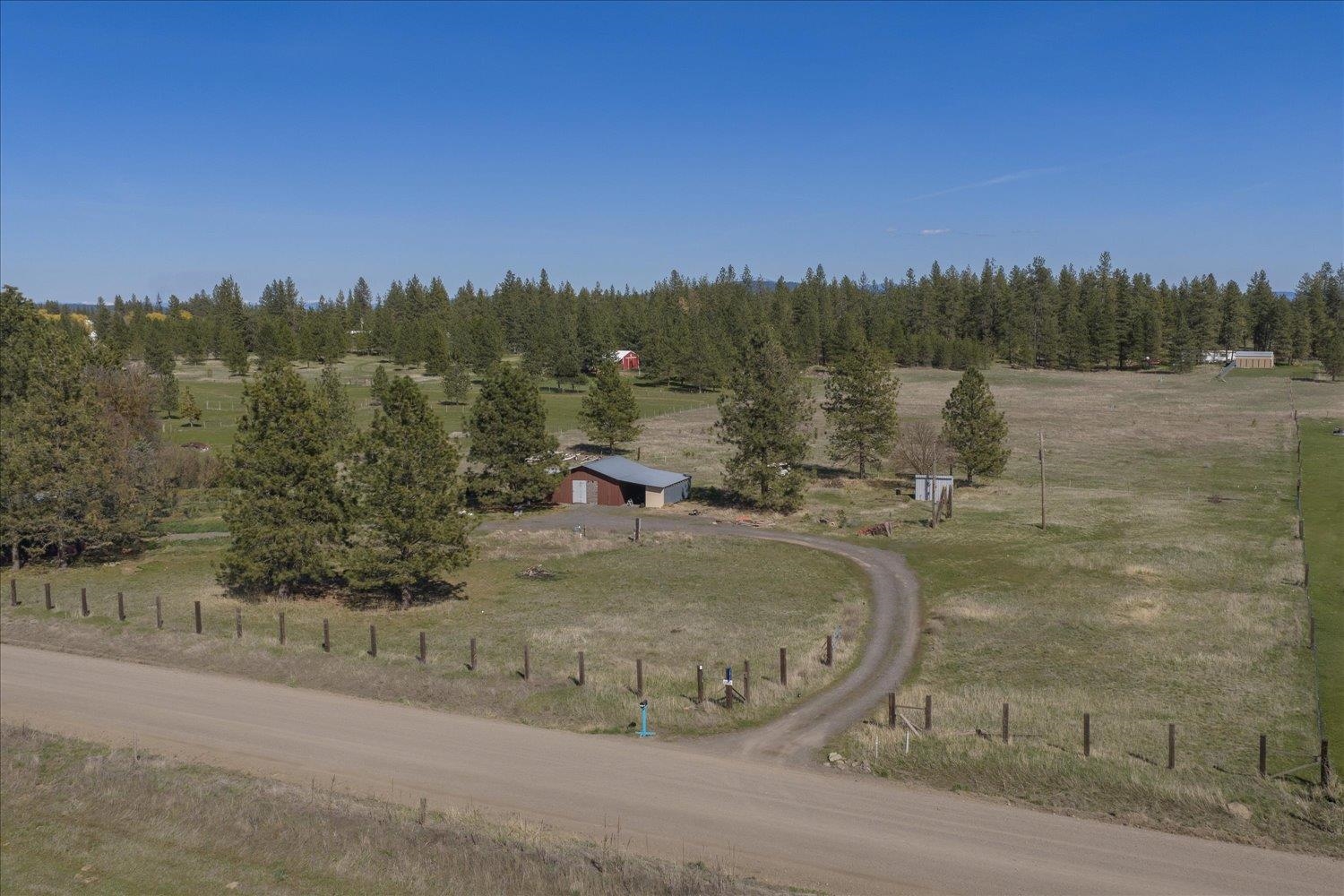 Land in Nine Mile Falls