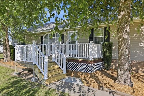 204 Katies Trl, Elizabeth City, NC, 27909-9042 | Card Image