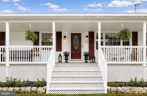 171 Triple J Rd, Berryville, VA, 22611-5256 | Card Image