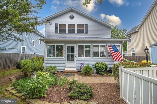 427 Magnolia Dr, EDGEWATER, MD, 21037-3201 | Card Image
