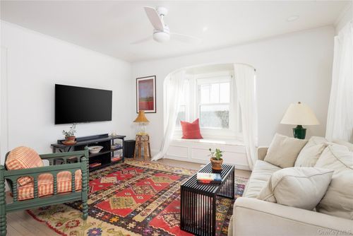 446 6th St, Greenport, NY, 11944-1855 | Card Image