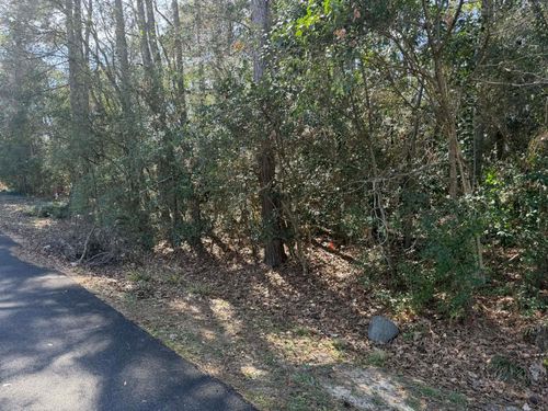 137 Paradise Valley Dr, Conroe, TX, 77304-1265 | Card Image
