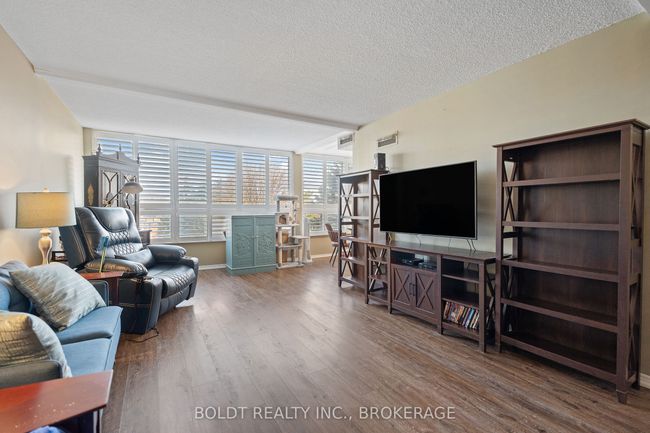 409 - 5100 Dorchester Rd, Condo with 2 bedrooms, 2 bathrooms and null parking in Niagara Falls ON | Image 4