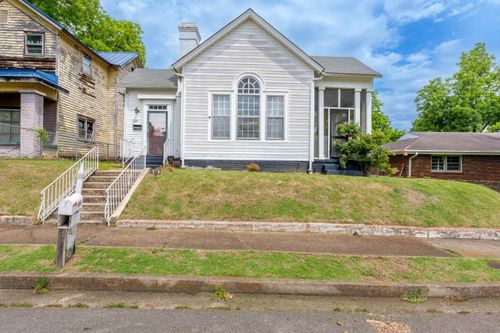 1104 N Nashville Ave, Sheffield, AL, 35660-7324 | Card Image