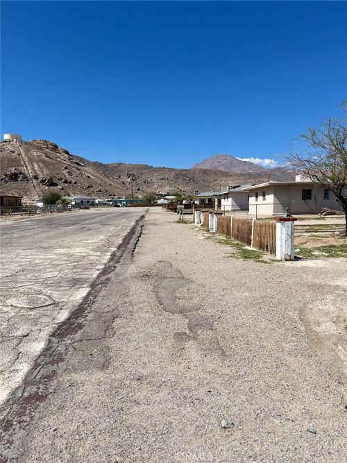 13776 Benton St, Trona, CA, 93562-2406 | Card Image