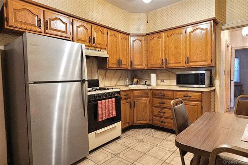 57 80th St, Middle Village, NY, 11379-5316 | Card Image