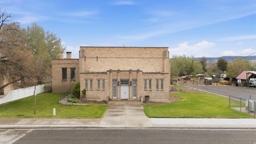 35 S Center St, Elsinore, UT, 84724-7737 | Card Image