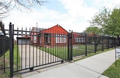 2527 Oakcliff St, Houston, TX, 77023-5327 | Card Image
