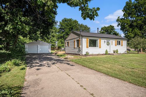 6821 Chapin Ave Se, Alto, MI, 49302-9338 | Card Image