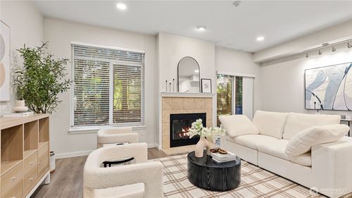 unit-2-18010 Ne 94th Ct, Redmond, WA, 98052-0812 | Card Image