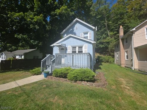 7 Chestnut St, Mount Arlington, NJ, 07856-1104 | Card Image