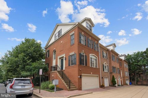 1158 N Vernon St, Arlington, VA, 22201-5757 | Card Image
