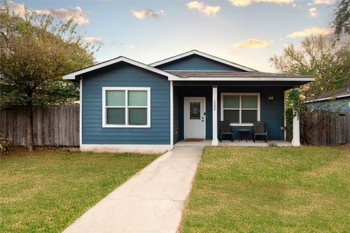 156 Fm 2571, Smithville, TX, 78957-2340 | Card Image