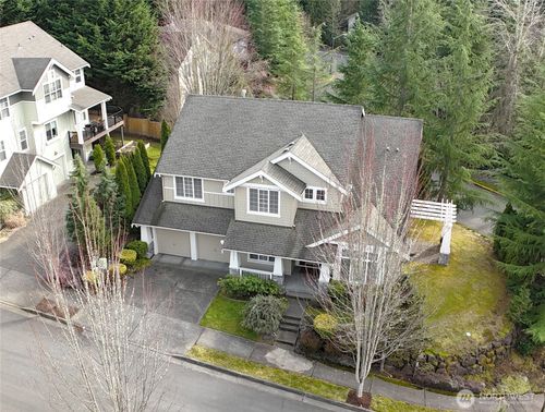 16531 Ne 117th Way, Redmond, WA, 98052-2327 | Card Image