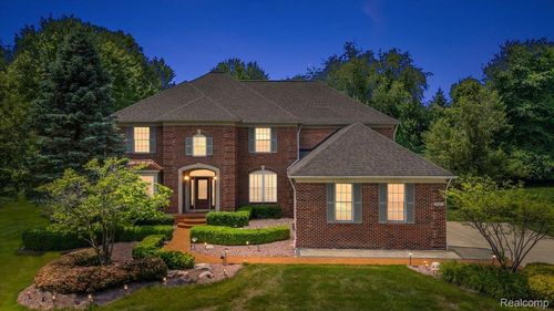8507 Newbury Ct N, Canton, MI, 48187-4444 | Card Image