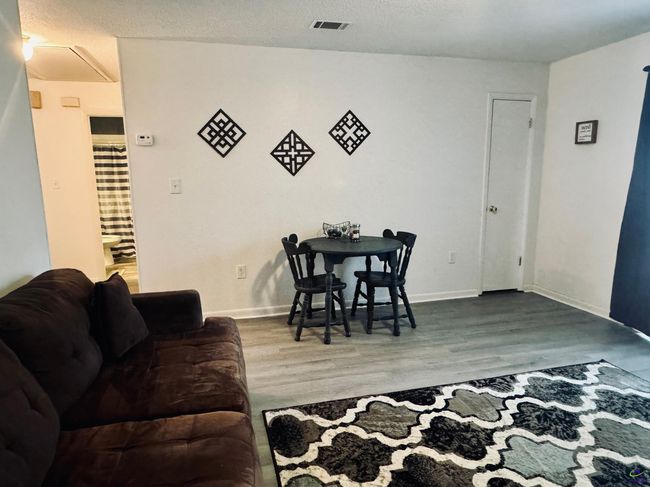 124 Stonehedge Dr, Condo with 2 bedrooms, 1 bathrooms and null parking in Warner Robins GA | Image 9
