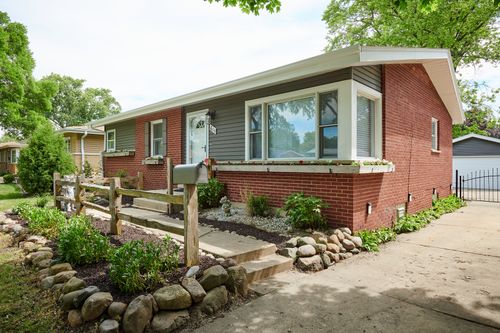 611 N Elmhurst Ave, Mount Prospect, IL, 60056-2015 | Card Image